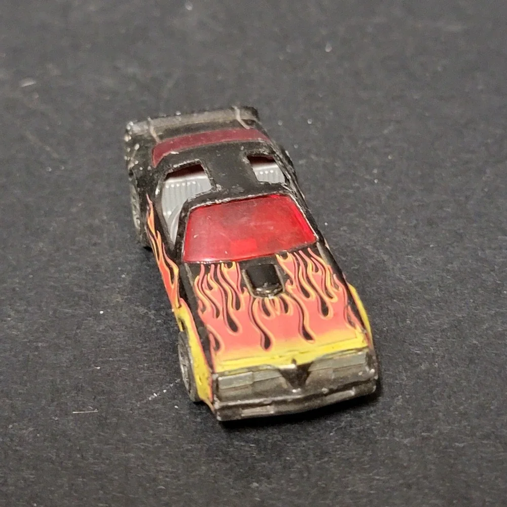HOT BIRD BLACK WITH ORANGE FLAMES & CHROME WHEELS HOT WHEELS 2006  198/223 LOOSE